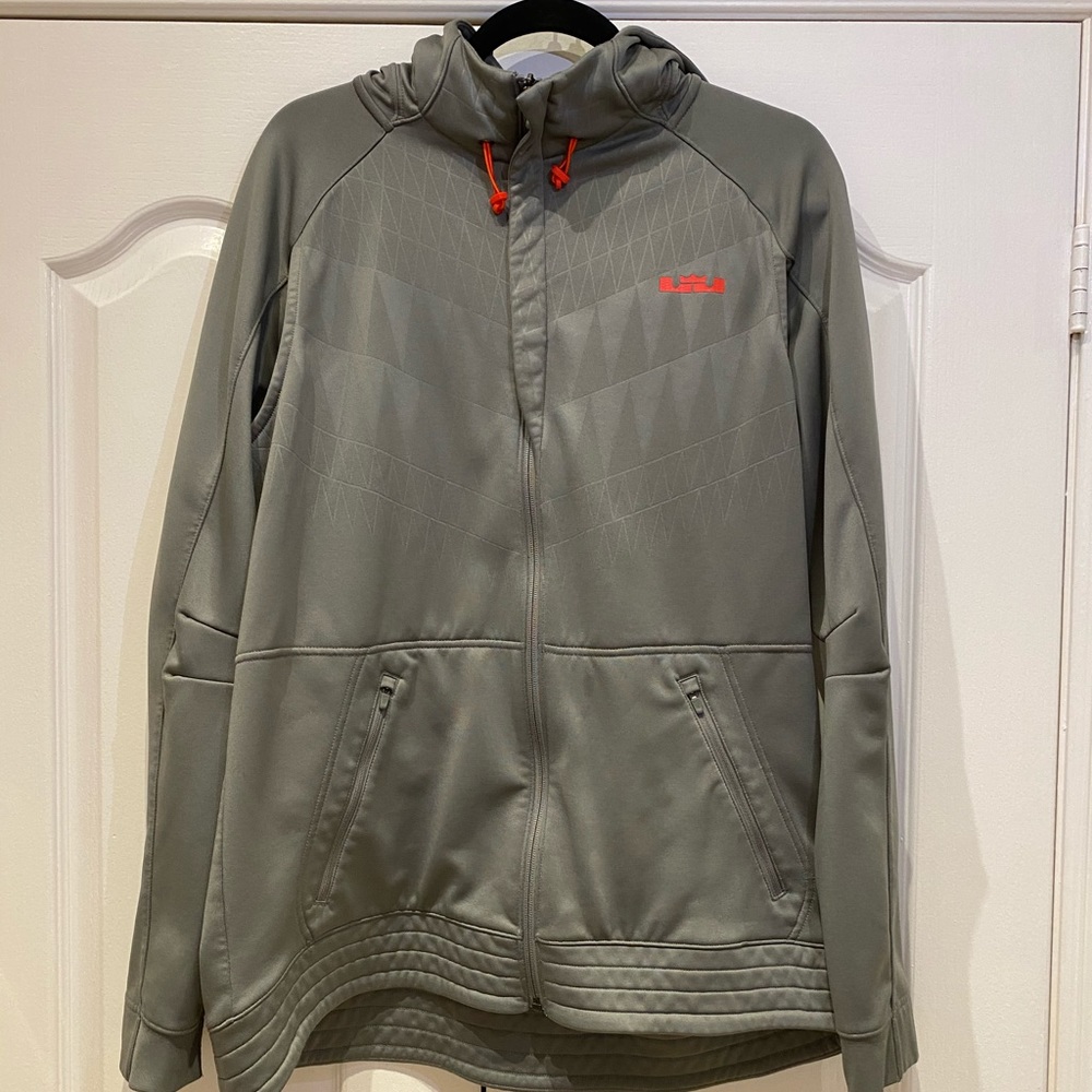 Nike Lebron Therma-Fit Sweater Zip Hoodie in Grey